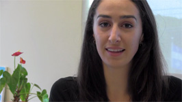 Présentatrice de la capsule vidéo